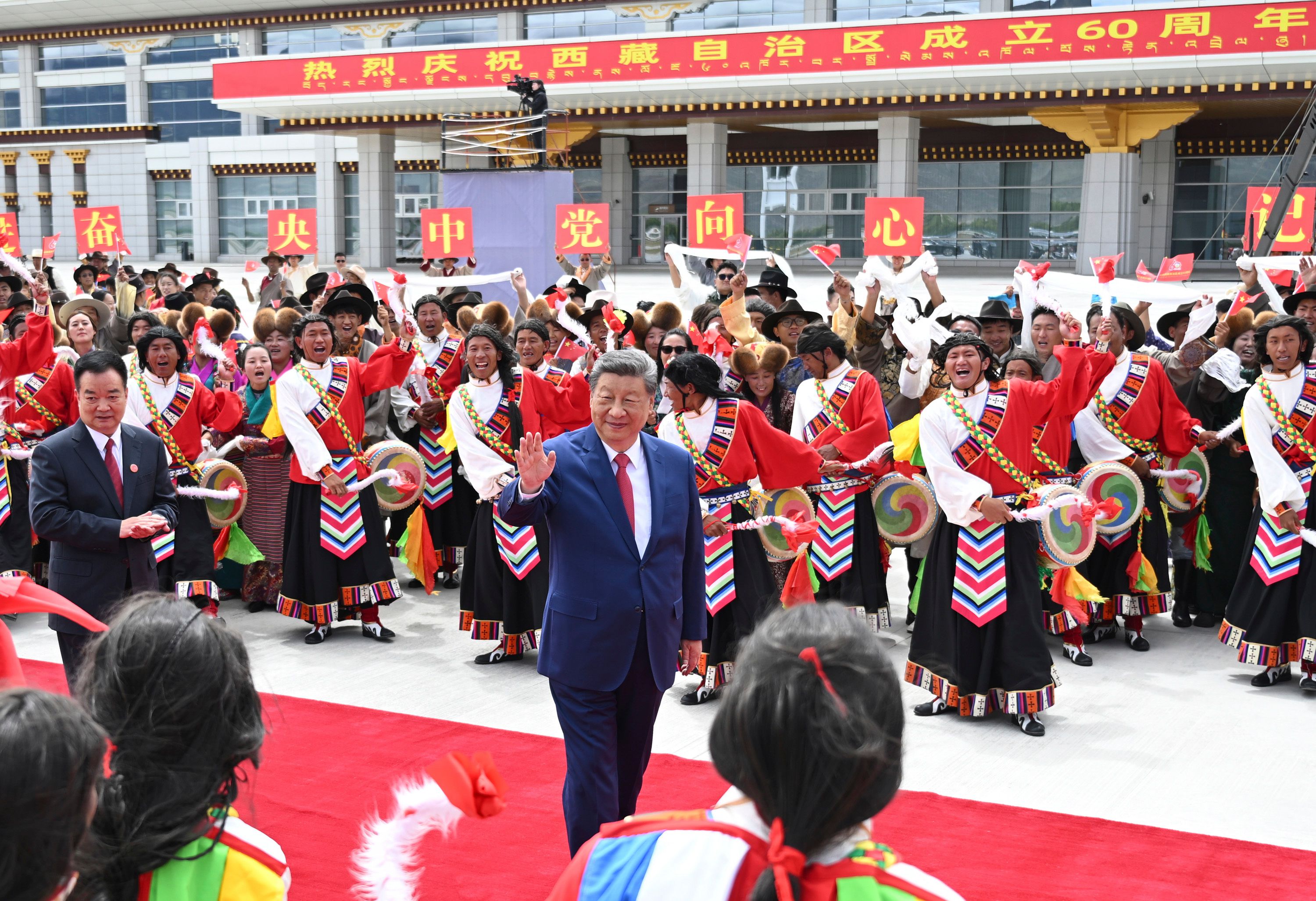 _西藏解放60周年_西藏自治区团结进步宣传月